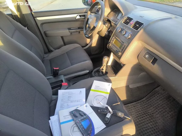 Volkswagen Touran TDI,PĚKNÝ,185TKM,SERVISKA,CENA - foto 8