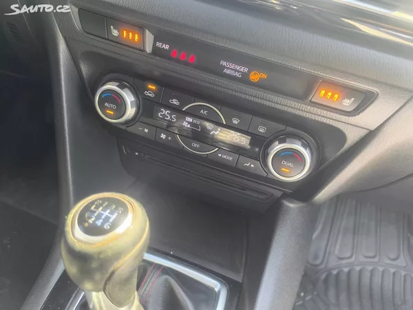 Mazda 3 2,0i,KRÁSNÁ,70KM,SERVISKA,1MAJ - foto 11