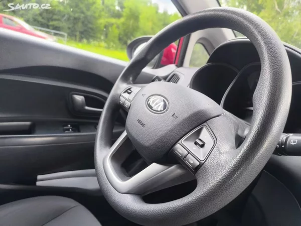 Kia Rio KRÁSNÁ,75T.KM,1MAJ48LET,VÝBAVA - foto 10