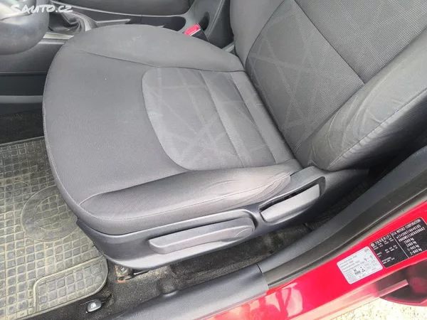 Kia Rio KRÁSNÁ,75T.KM,1MAJ48LET,VÝBAVA - foto 14