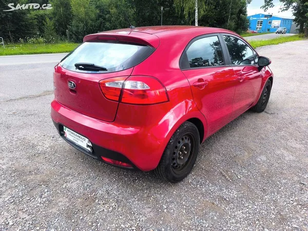 Kia Rio KRÁSNÁ,75T.KM,1MAJ48LET,VÝBAVA - foto 4