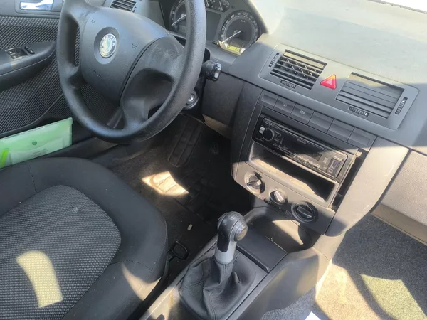 Škoda Fabia 1,9TDI,125T.KM,SERVISKA,VÝBAVA - foto 9