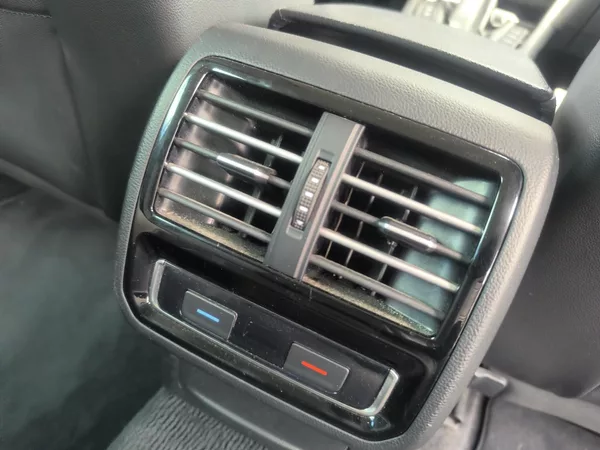 Volkswagen Passat 4X4,MANUÁL,VÝBAVA,SERVIS,PĚKNÝ - foto 10