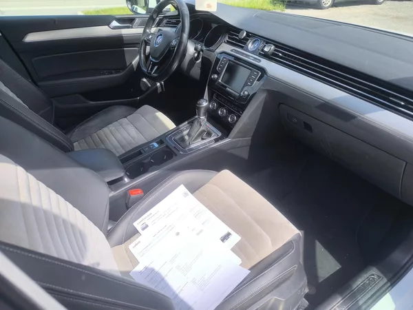Volkswagen Passat 4X4,MANUÁL,VÝBAVA,SERVIS,PĚKNÝ - foto 11