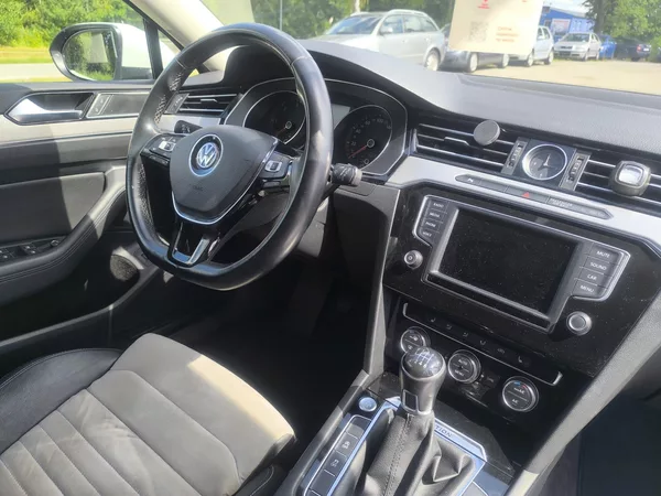 Volkswagen Passat 4X4,MANUÁL,VÝBAVA,SERVIS,PĚKNÝ - foto 12