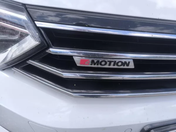 Volkswagen Passat 4X4,MANUÁL,VÝBAVA,SERVIS,PĚKNÝ - foto 4