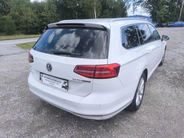 Volkswagen Passat 4X4,MANUÁL,VÝBAVA,SERVIS,PĚKNÝ - foto 5