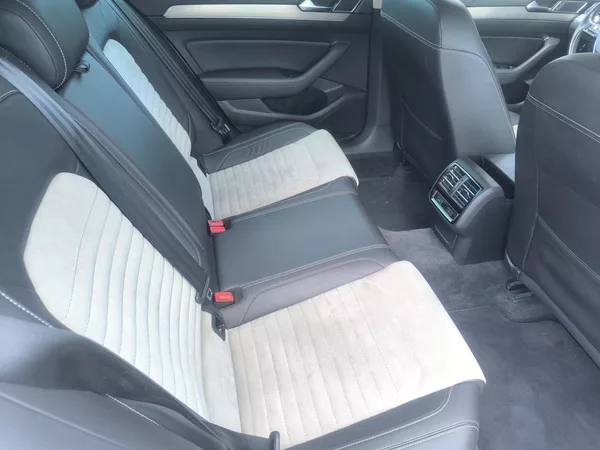 Volkswagen Passat 4X4,MANUÁL,VÝBAVA,SERVIS,PĚKNÝ - foto 8