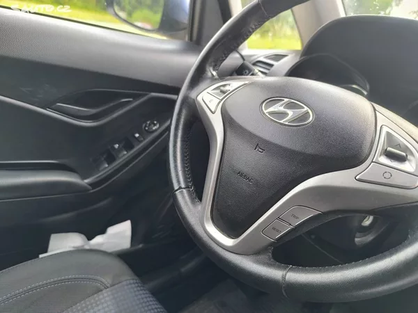 Hyundai ix20 KRÁSNÝ,100TKM,SERVISKA,1MAJ67L - foto 10