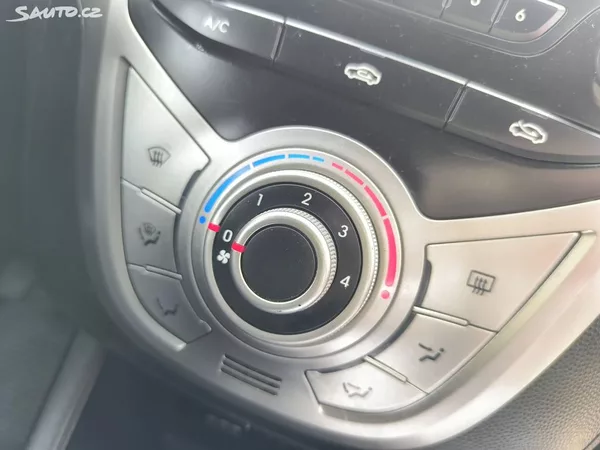 Hyundai ix20 KRÁSNÝ,100TKM,SERVISKA,1MAJ67L - foto 11