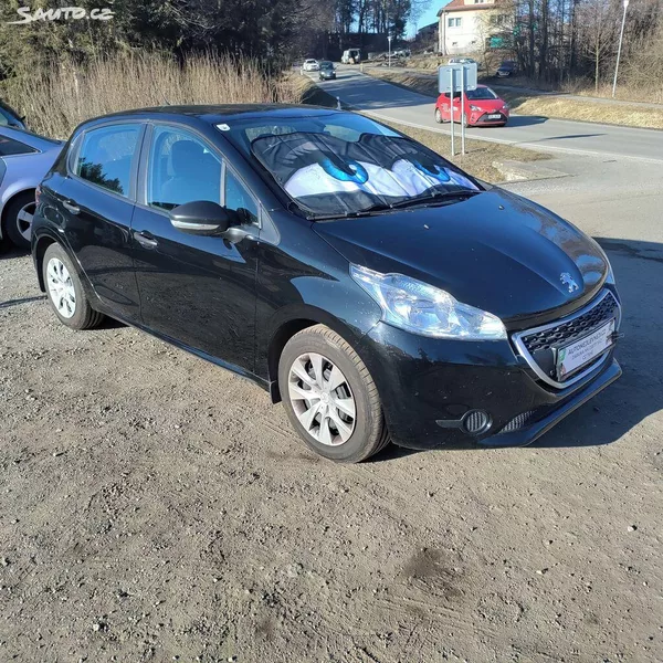 Peugeot 208 KRÁSNÝ,60TKM,1MAJ54L,SERVISKA