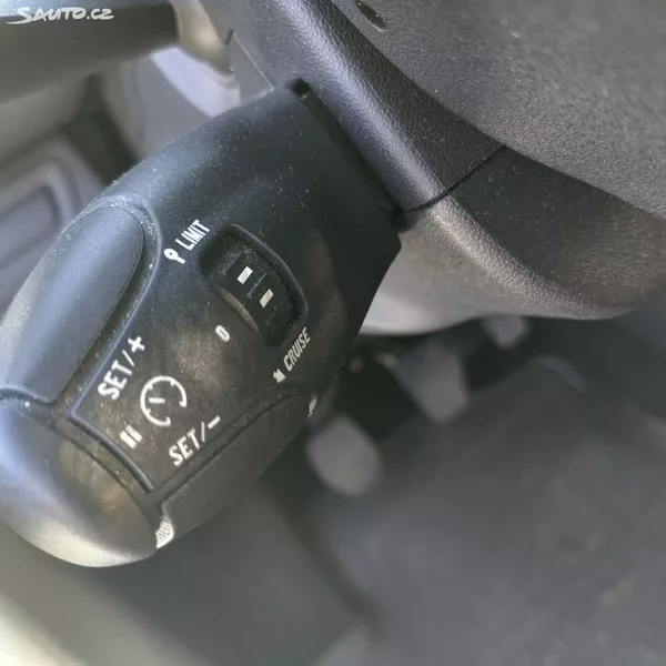 Peugeot 208 KRÁSNÝ,60TKM,1MAJ54L,SERVISKA - foto 16