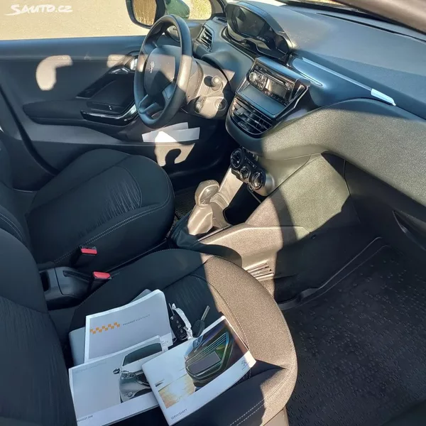 Peugeot 208 KRÁSNÝ,60TKM,1MAJ54L,SERVISKA - foto 7