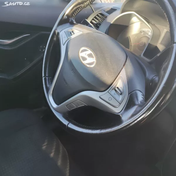 Hyundai ix20 KUP CZ,KRÁSNÁ,CENA,SERVISKA - foto 11