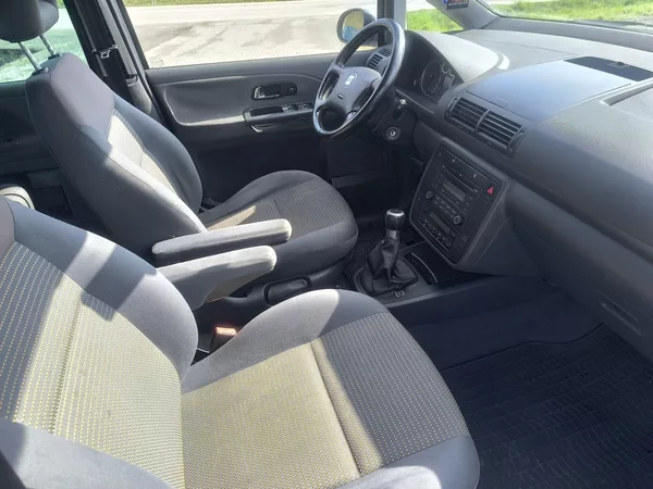 Seat Alhambra 1,9TDI,BEZ KOROZE,7MÍST,TZ,ALU - foto 8