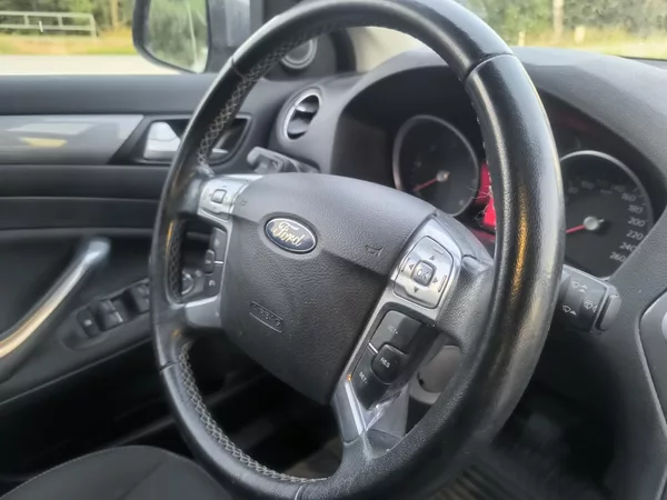 Ford Mondeo 2.0TDCI,100TKM,KRÁSNÉ,1MAJ65L - foto 11