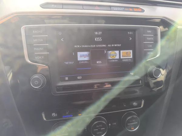 Volkswagen Passat 2.0TDI,95TKM,MAX VÝBAVA,MASÁŽE - foto 11