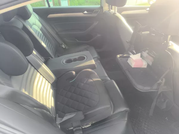 Volkswagen Passat 2.0TDI,95TKM,MAX VÝBAVA,MASÁŽE - foto 5
