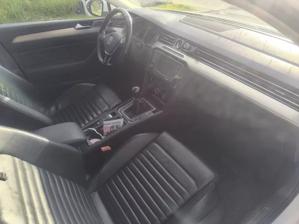 Volkswagen Passat 2.0TDI,95TKM,MAX VÝBAVA,MASÁŽE - foto 6
