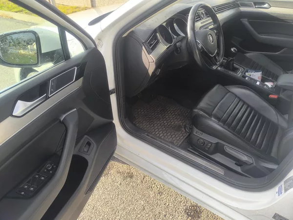 Volkswagen Passat 2.0TDI,95TKM,MAX VÝBAVA,MASÁŽE - foto 7