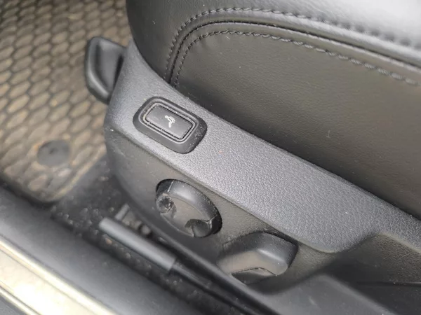 Volkswagen Passat 2.0TDI,95TKM,MAX VÝBAVA,MASÁŽE - foto 8