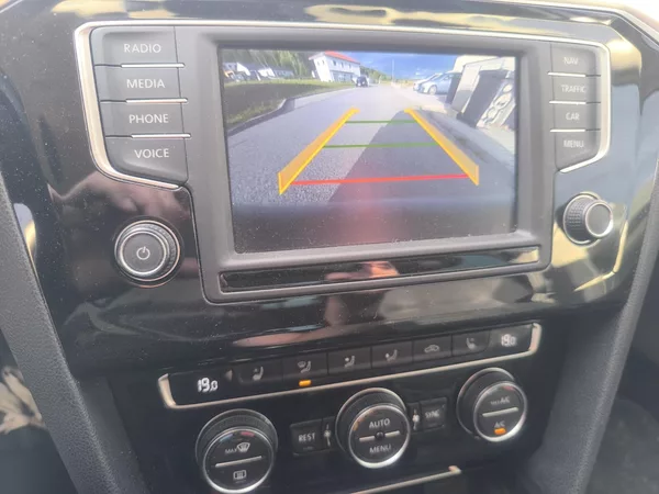 Volkswagen Passat 2.0TDI,95TKM,MAX VÝBAVA,MASÁŽE - foto 9