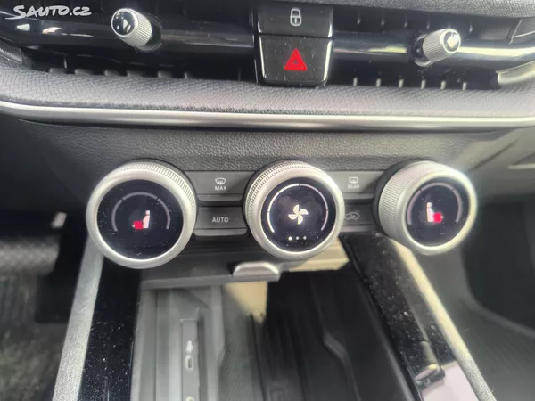 Škoda Superb -DPH,KRÁSNÝ,CZ,VÝBAVA,MASÁŽE - foto 16