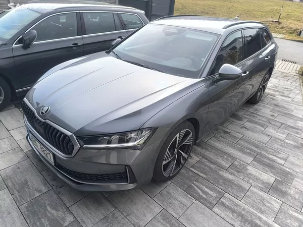 Škoda Superb -DPH,KRÁSNÝ,CZ,VÝBAVA,MASÁŽE - foto 2