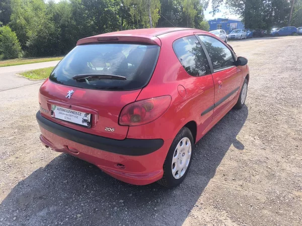 Peugeot 206 PĚKNÝ,BEZ KOROZE,NOVÁ TK+E - foto 3