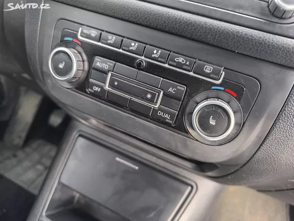 Volkswagen Golf Plus 2.0TDI,KRÁSNÝ,VÝBAVA,135KM - foto 9