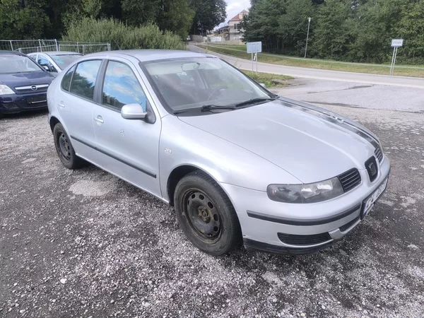 Seat Leon BEZ KOROZE,KLIMA,240KM,NOVÁ TK