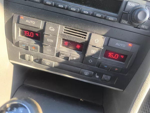 Audi A4 1,9TDI BEZ DPF,KRÁSNÁ,SERVISKA - foto 11