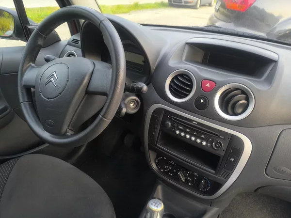 Citroën C3 1,4i,KLIMA,KRÁSNÁ,115KM,1MAJ72 - foto 9