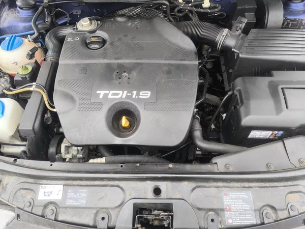 Seat Leon TDI66KW,KRÁSNÝ,110KM, SERVISKA - foto 19