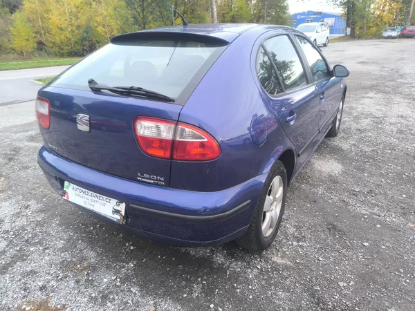 Seat Leon TDI66KW,KRÁSNÝ,110KM, SERVISKA - foto 4