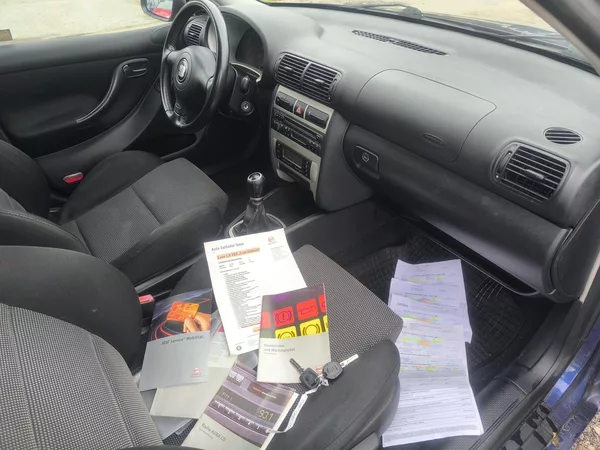 Seat Leon TDI66KW,KRÁSNÝ,110KM, SERVISKA - foto 8