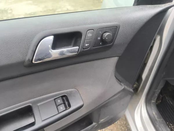 Volkswagen Polo 1.9TDI, VÝBAVA,KRÁSNÉ,SERVISKA - foto 19
