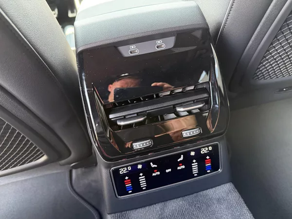 Audi A6 TDI 150kW STR 4X4 S-LINE R21!! - foto 27