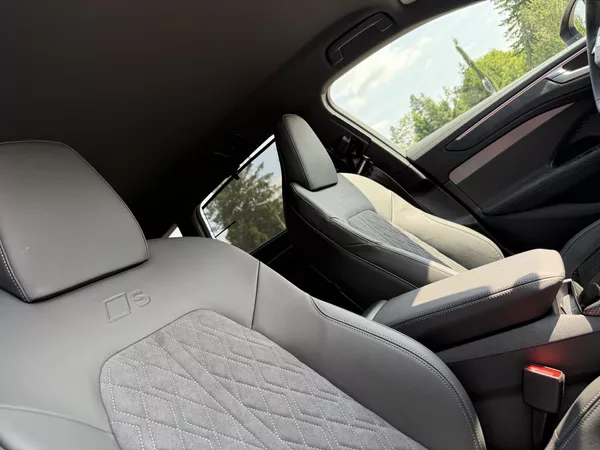 Audi A6 TDI 150kW STR 4X4 S-LINE R21!! - foto 38