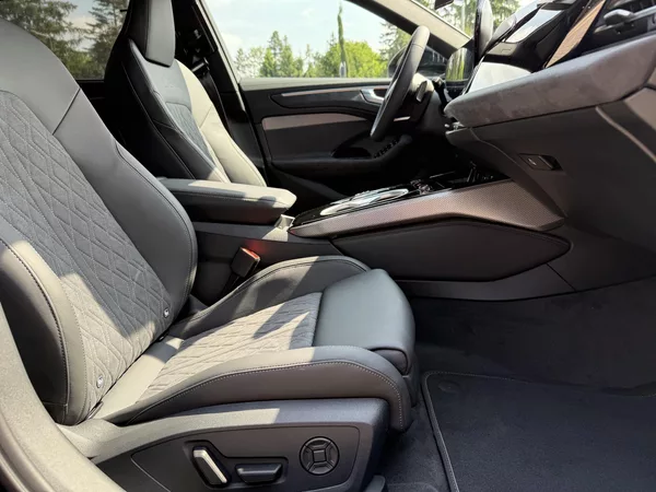 Audi A6 TDI 150kW STR 4X4 S-LINE R21!! - foto 40