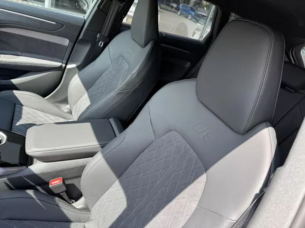 Audi A6 TDI 150kW STR 4X4 S-LINE R21!! - foto 43