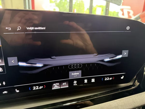Audi A6 TDI 150kW STR 4X4 S-LINE R21!! - foto 59