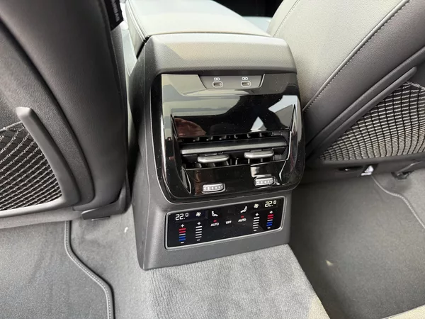 Audi A6 TFSI 270kW 4X4 S-LINE VZDUCH - foto 32