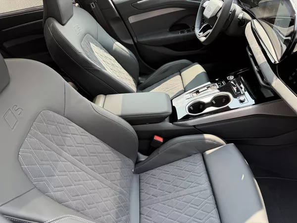 Audi A6 TFSI 270kW 4X4 S-LINE VZDUCH - foto 45