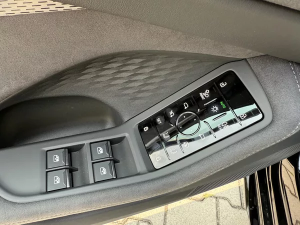 Audi A6 TFSI 270kW 4X4 S-LINE VZDUCH - foto 53