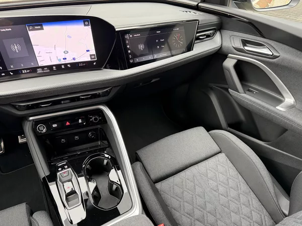 Audi Q5 TDI 150kW 4X4 S-LINE R20 3D!!! - foto 24