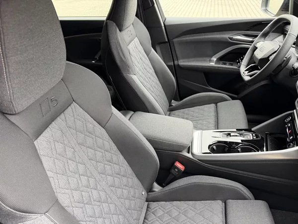 Audi Q5 TDI 150kW 4X4 S-LINE R20 3D!!! - foto 31