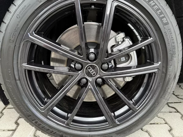 Audi Q5 TFSI 150kW 4X4 S-LINE R20 3D!! - foto 19