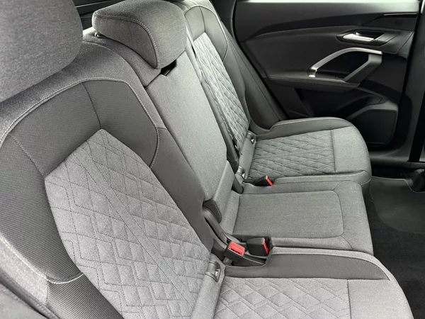 Audi Q5 TFSI 150kW 4X4 S-LINE R20 3D!! - foto 32
