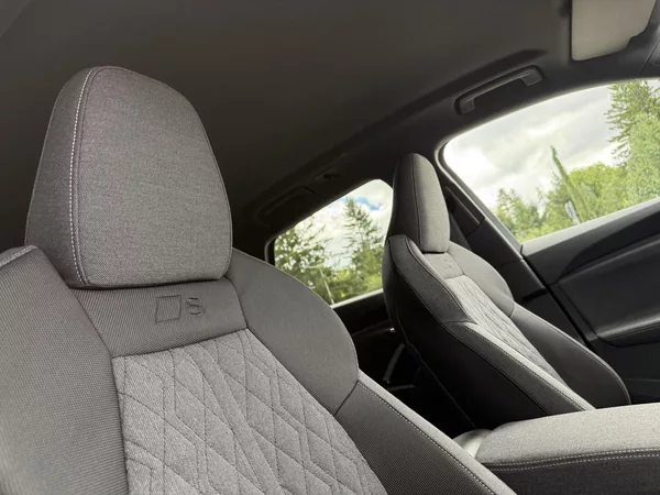 Audi Q5 TFSI 150kW 4X4 S-LINE R20 3D!! - foto 35